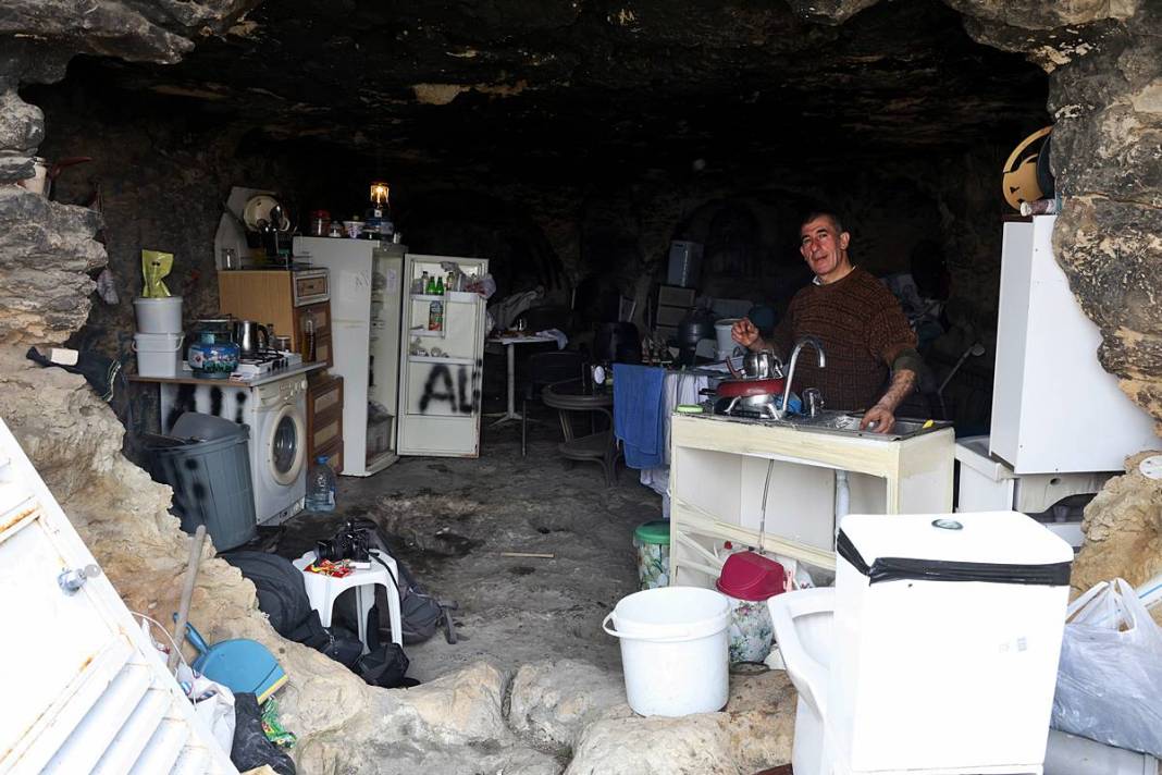 İki yıl sonra konteyner eve yerleştirildi: Mağarada daha huzurluydum! Depremzedenin sözleri şaşkına çevirdi 7